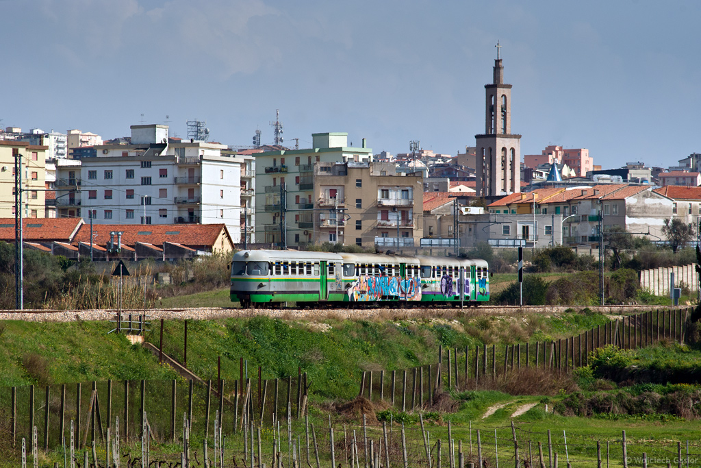 Panorama Sassari z pociągiem