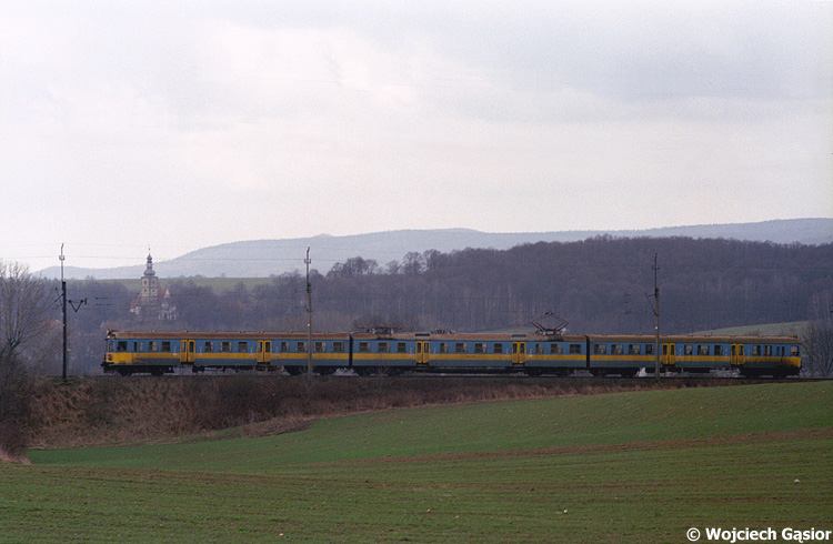 0903-0a.jpg