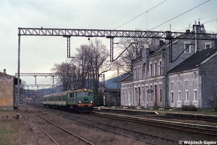 0903-27a.jpg