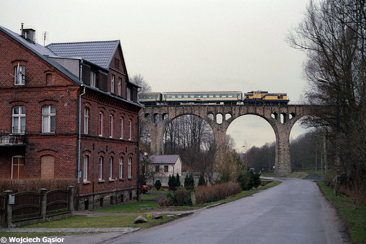 0903-33a.jpg
