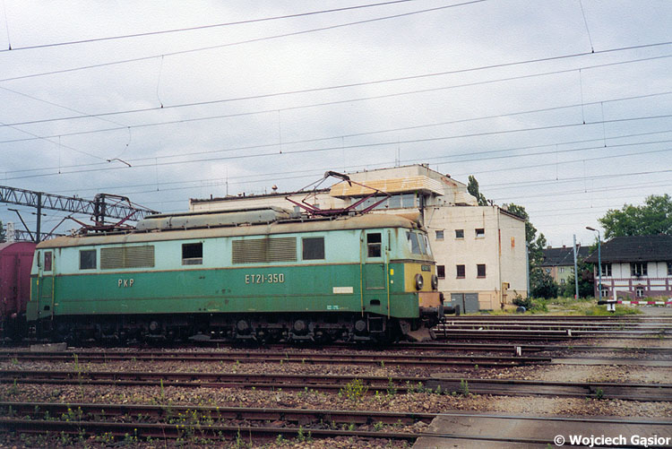 2000e2-22.jpg