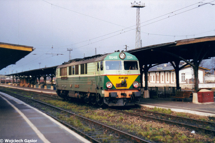 2000n-01a.jpg