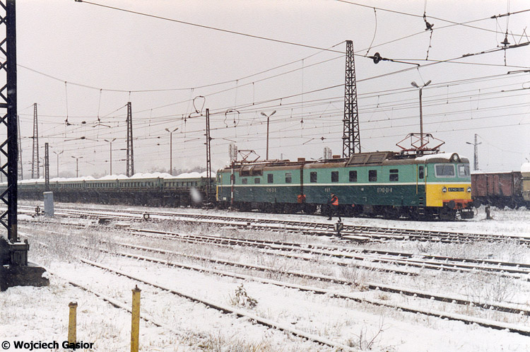 2000n-06a.jpg