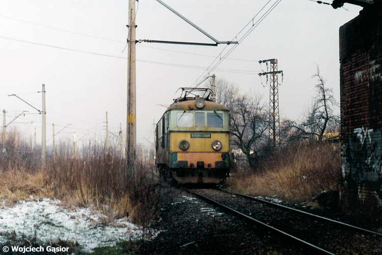 2001e-25a.jpg