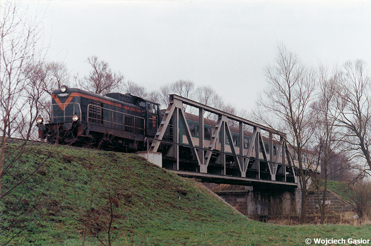 2001h-01a.jpg