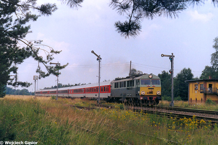 2001m-18a.jpg