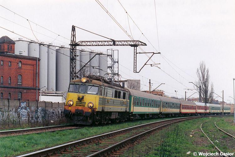 2002h-17a.jpg