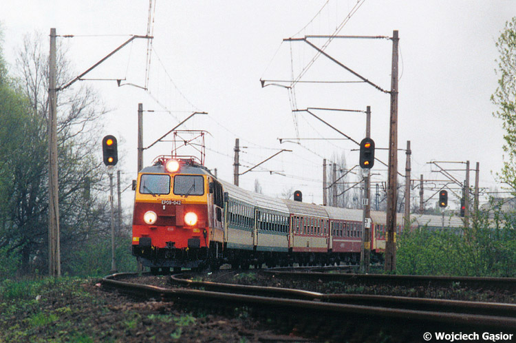2002h-24a.jpg