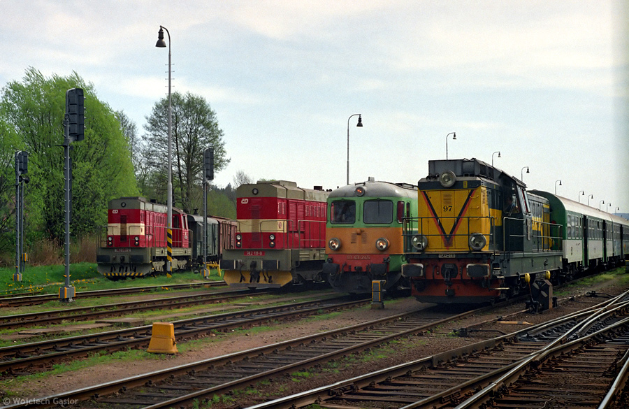 2002j-04.jpg