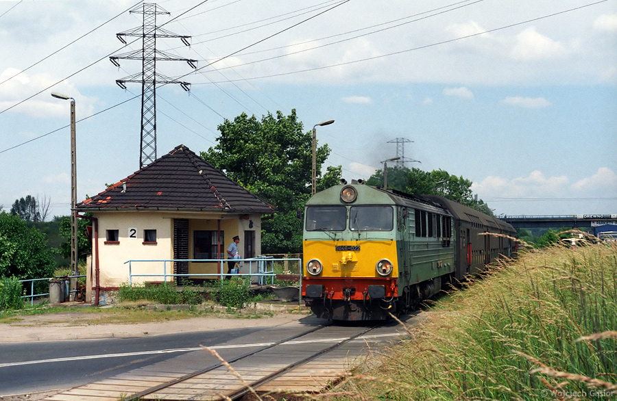 2002m-06a.jpg