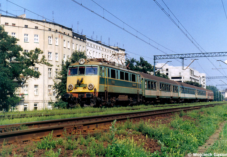 2002t-13.jpg