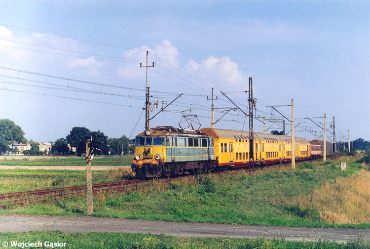 2002t-18.jpg
