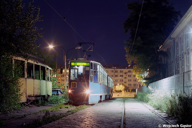 0808-02a.jpg