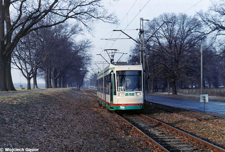 2001b-10a.jpg