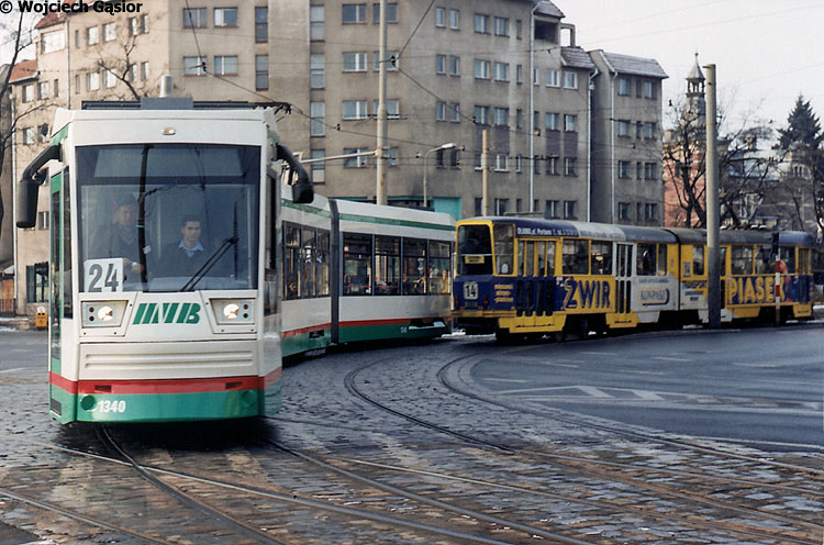 2001b-11a.jpg