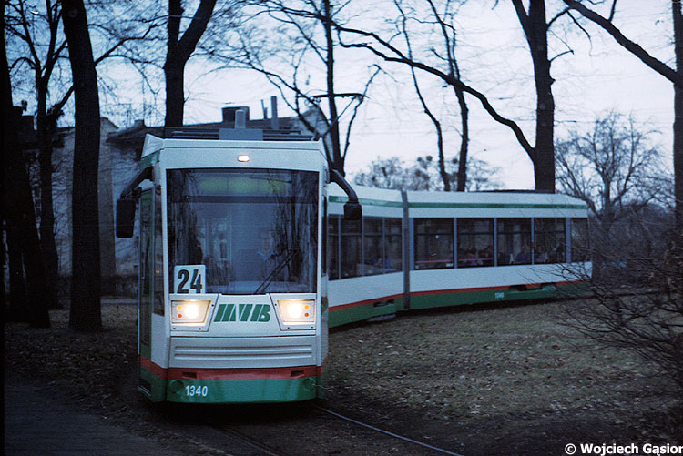 2001b-12a.jpg
