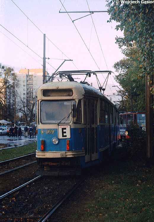 2001v-28a.jpg
