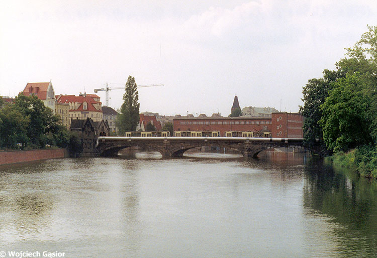2002s-33.jpg