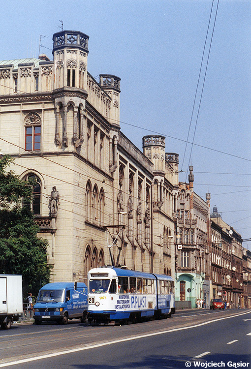 2002u-04.jpg